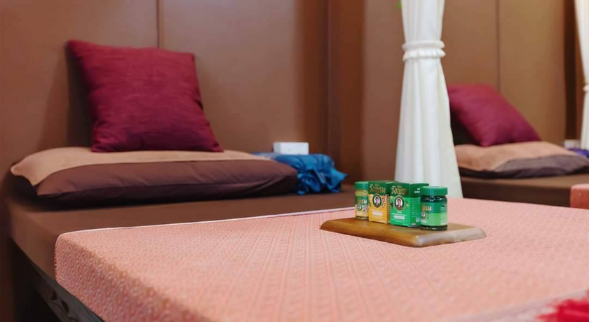 Ruean Hat Thong Massage (Massage for Health) ร้านนวดเรือนหัตถ์ทอง นวดเพื่อสุขภาพ 8