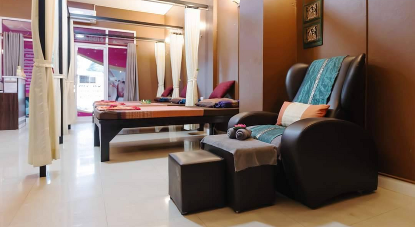 Ruean Hat Thong Massage (Massage for Health) ร้านนวดเรือนหัตถ์ทอง นวดเพื่อสุขภาพ 13