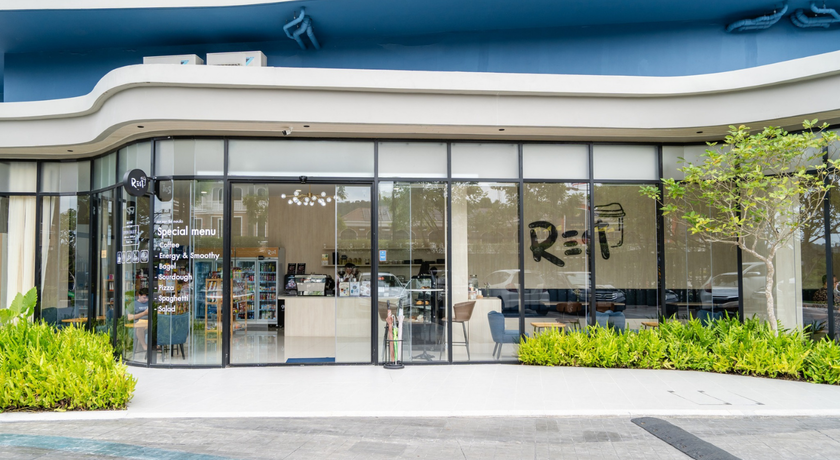 Rest Nails & Hair Cafe  2