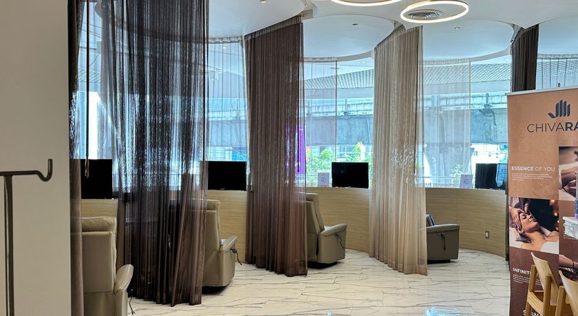 Dr.J Clinic (BTS Phra Khanong)  3