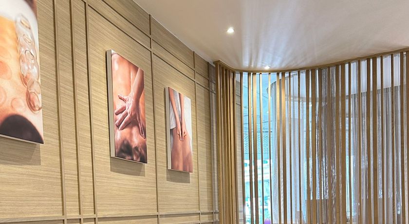 Dr.J Clinic (BTS Phra Khanong)  5