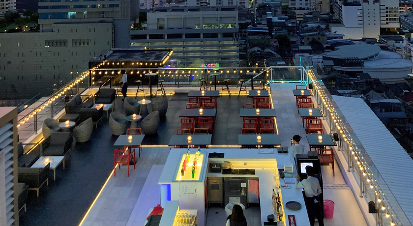 Café 9 Restaurant at Centara Watergate Pavilion Hotel Bangkok  2