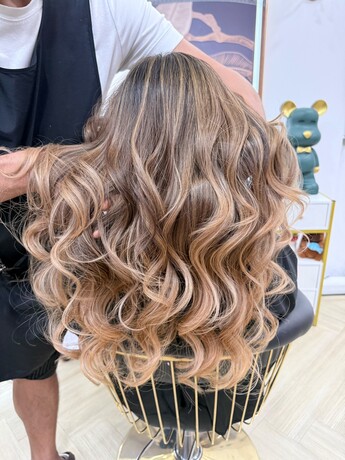 Coiffe Chez Tommy  line_oa_chat_251103_120204