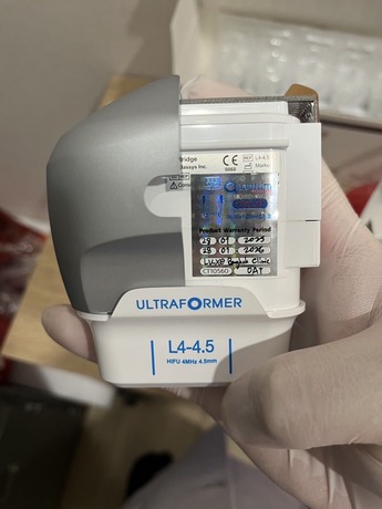 Luxe Bangkok Clinic (BTS Phahonyothin 24) Luxe Bangkok Clinic (BTS Phahonyothin 24) (มีสาขาเดียวเท่านั้น)  image_picker_EDA6F3EF-CC48-4F10-A29B-C6540745608F-67356-00000813FF250582