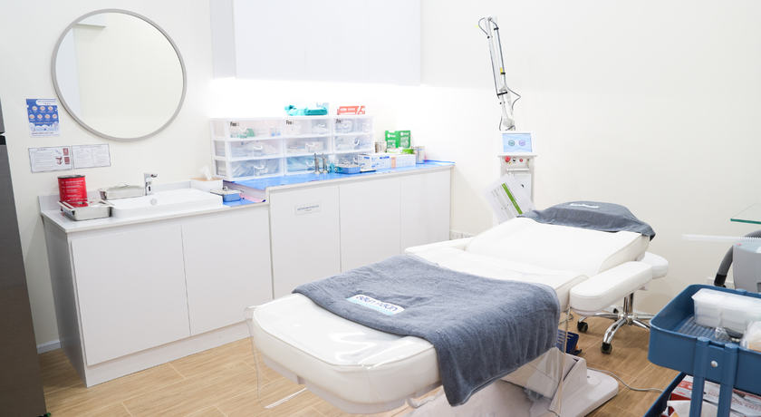 Laliza Clinic (Future Park Rangsit) Laliza Clinic - ลลิษา คลินิก ผิวหนังเฉพาะทาง ฟิวเจอร์พาร์ครังสิต 3
