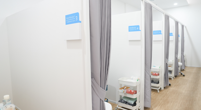 Laliza Clinic (Future Park Rangsit) Laliza Clinic - ลลิษา คลินิก ผิวหนังเฉพาะทาง ฟิวเจอร์พาร์ครังสิต 6