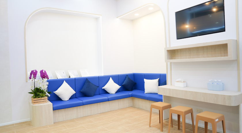 Laliza Clinic (Future Park Rangsit) Laliza Clinic - ลลิษา คลินิก ผิวหนังเฉพาะทาง ฟิวเจอร์พาร์ครังสิต 9