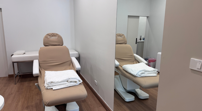 Clarity Clinic Clarity Clinic - คลาริตี้ คลินิก รักษาสิว ปรับรูปหน้า ราชเทวี 3