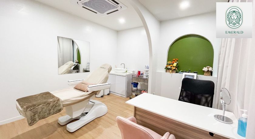Emerald Clinic (1 Floor at LE Concorde Tower Ratchada) Emerald Clinic - เอเมอรัลด์ คลินิก เสริมความงามครบวงจร รัชดา ห้วยขวาง 1