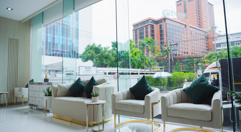 Emerald Clinic (1 Floor at LE Concorde Tower Ratchada) Emerald Clinic - เอเมอรัลด์ คลินิก เสริมความงามครบวงจร รัชดา ห้วยขวาง 3