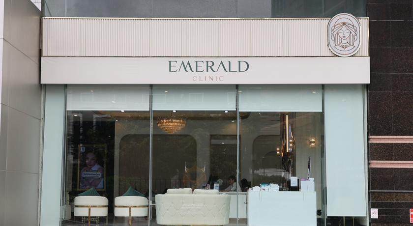 Emerald Clinic (1 Floor at LE Concorde Tower Ratchada) Emerald Clinic - เอเมอรัลด์ คลินิก เสริมความงามครบวงจร รัชดา ห้วยขวาง 6