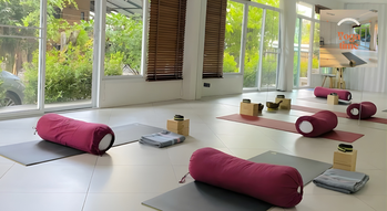 Yoga Baan Mai Hom โยคะบ้านไม้หอม 1366x748