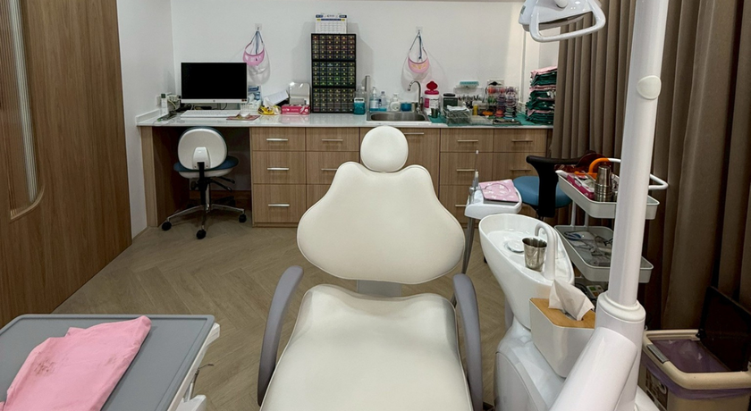 Chill Dent Dental Clinic (Branch 2 MRT Bang Khun Non) Chill Dent Dental Clinic – ชิลล์เดนท์ คลินิกทันตกรรม สาขา MRT บางขุนนนท์ 2