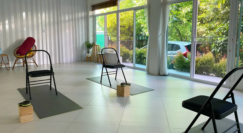 Yoga Baan Mai Hom โยคะบ้านไม้หอม 1366x748_%281%29
