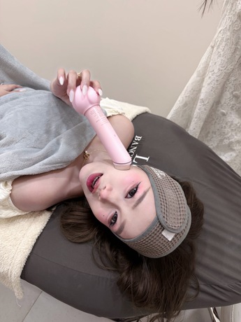 Luxe Bangkok Clinic (BTS Phahonyothin 24) Luxe Bangkok Clinic (BTS Phahonyothin 24) (มีสาขาเดียวเท่านั้น)  image_picker_B96C15F7-FB21-40ED-8B25-1E34C8C7EF77-11791-00000CC282A5E36C