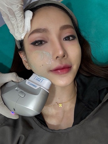 Luxe Bangkok Clinic (BTS Phahonyothin 24) Luxe Bangkok Clinic (BTS Phahonyothin 24) (มีสาขาเดียวเท่านั้น)  image_picker_096F5D13-952C-48DC-9961-5D63E28411C2-11791-00000CC280B84805