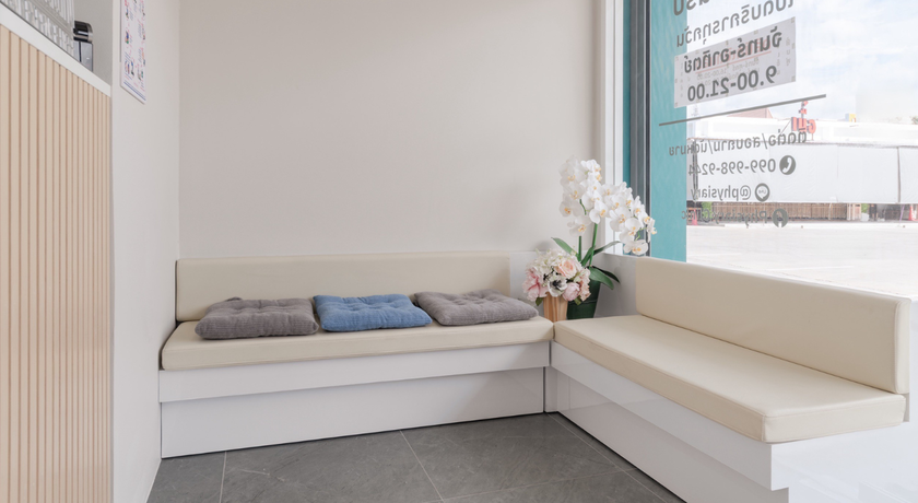 Physiary Clinic (Pain Relief by Specialist) Physiary Clinic – ฟีเซียรี คลินิกเวชศาสตร์ฟื้นฟู รามอินทรา 40 9