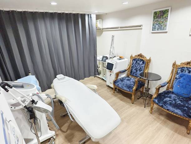 Charismma Clinic Charismma Clinic - ชริสมาร์ คลีนิก นวัตกรรมดูแลผิว ย่านอโศก Charisma_clinic_1