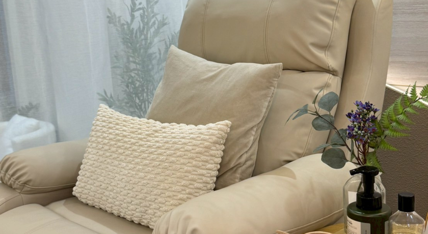 Pleased Me Studio Pleased Me Studio - พลีสมีสตูดิโอ ร้านทำผมย่านทองหล่อ 9