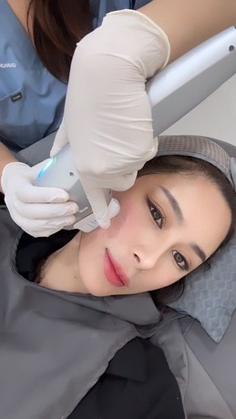 Luxe Bangkok Clinic (BTS Phahonyothin 24) Luxe Bangkok Clinic (BTS Phahonyothin 24) (มีสาขาเดียวเท่านั้น)  image_picker_5534B955-17E7-47EB-9A47-84A0AB92BAB1-92103-00000A74E3CC575F