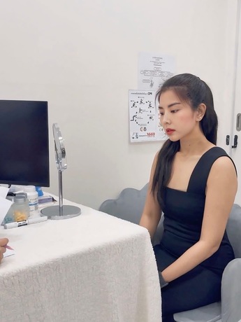 Luxe Bangkok Clinic (BTS Phahonyothin 24) Luxe Bangkok Clinic (BTS Phahonyothin 24) (มีสาขาเดียวเท่านั้น)  image_picker_790E7AC1-5A0F-4AAD-BD36-5A848A880CB1-92103-00000A74E32DDDE4