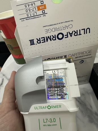 Luxe Bangkok Clinic (BTS Phahonyothin 24) Luxe Bangkok Clinic (BTS Phahonyothin 24) (มีสาขาเดียวเท่านั้น)  image_picker_A2677E81-9903-4567-9FD0-517A99F877D1-92103-00000A74E744B5AF