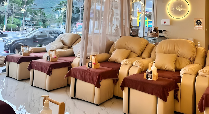 Body Works Thai Massage Patong Body Works Thai Massage Patong - นวดผ่อนคลาย ย่านป่าตอง ภูเก็ต 4