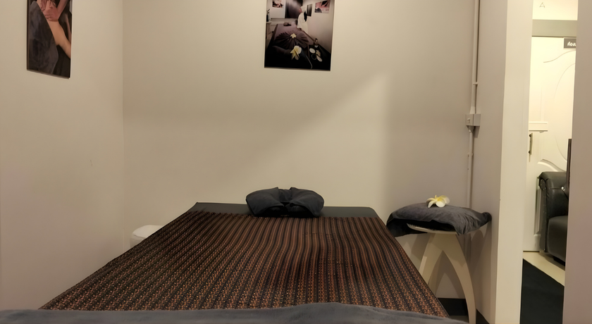 Queen Naree Beauty Massage Queen Naree Beauty Massage – ควีนนารี นวดเพื่อเสริมความงาม ครบวงจร เพชรบุรี 2