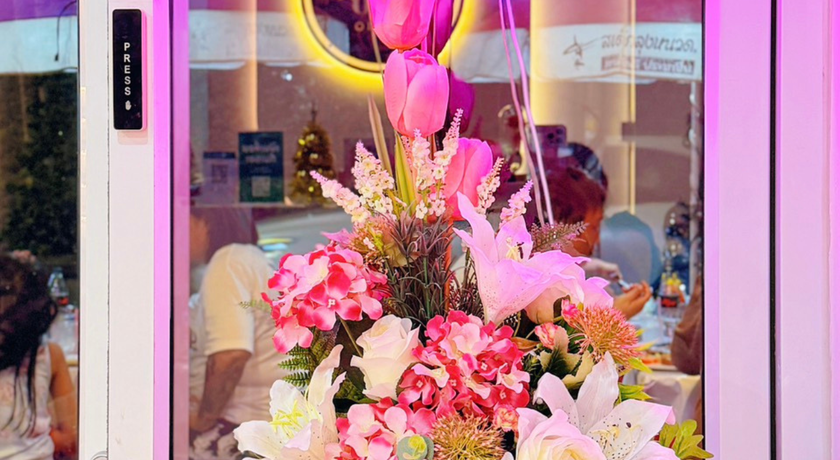 La Rose Nail & Spa La Rose Nail & Spa – ลาโรส เนล แอนด์ สปา ทำเล็บสปา งามวงศ์วาน 41 9