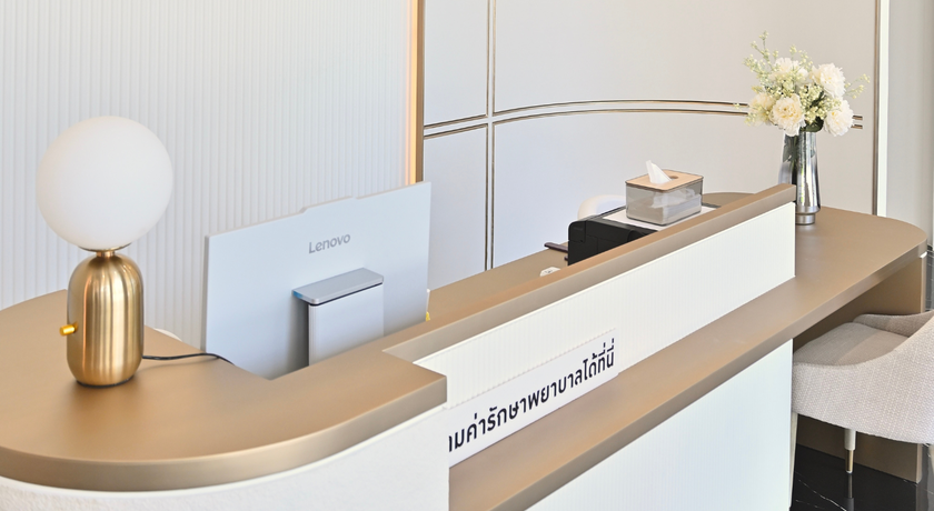 Eminence Clinic Eminence Clinic - คลินิกเสริมความงาม บางนา ใกล้ BTS 6