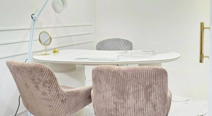 K2R Luxury Clinic K2R Luxury Clinic - เคทูอาร์ ลักซัวรี่ คลินิค ความงามพรีเมียม ดินแดง 8