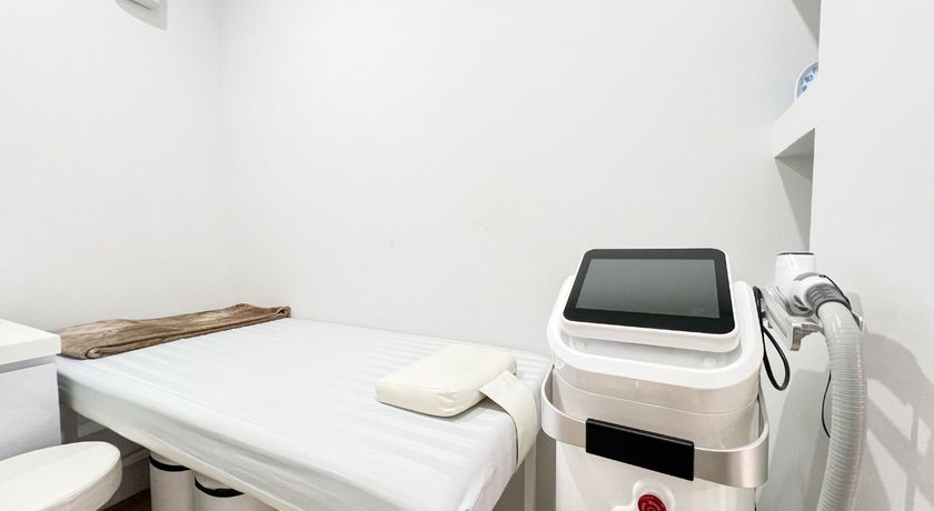 Emerald Clinic (1 Floor at THE SIXSENSE TOWER SUKHUMVIT 45) Emerald Clinic – เอเมอรัลด์คลินิก เสริมความงาม สุขุมวิท 45 5
