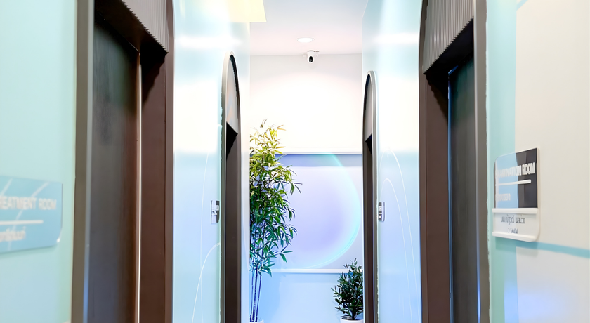 Lumos Clinic Lumos Clinic – ลูมอสคลินิกเวชกรรม คลินิกความงาม ชลบุรี 2