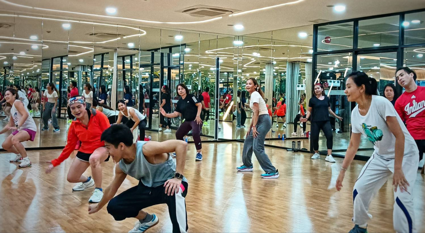 Fitness LP 120 Fitness LP 120 – ฟิตเนส แอลพี 120 ฟิตเนสใหม่ ลาดพร้าว 120 ใกล้ MRT มหาดไทย ช่องทางออกหมายเลข4 3