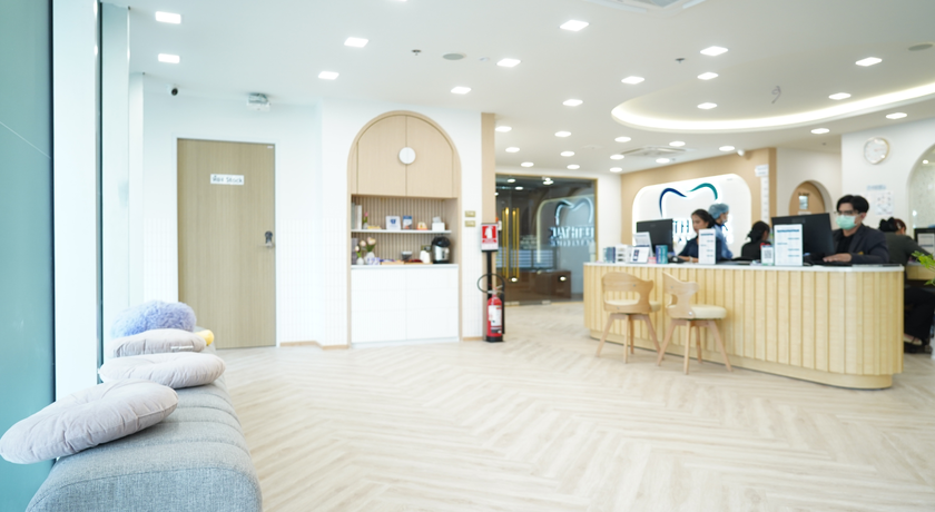 Teeth Talk Dental Clinic (Asoke Branch) Teeth Talk Dental Clinic (Asoke Branch) - ทีธทอล์ค คลินิกทันตกรรม อโศก 8