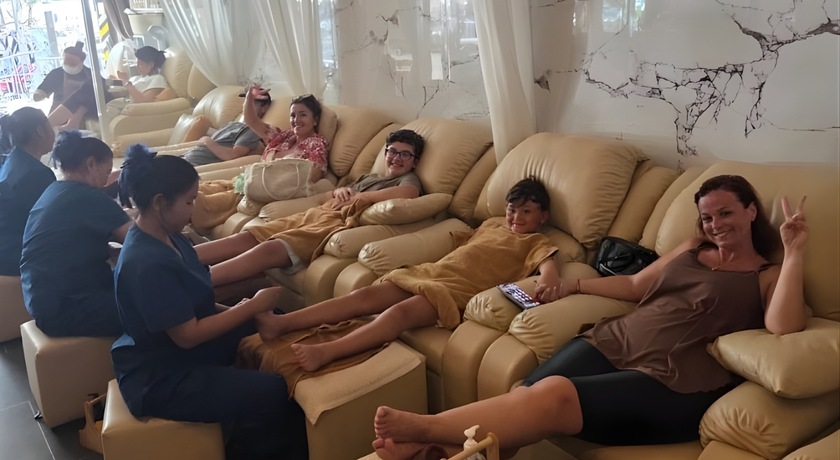 Body Works Thai Massage Patong 4 (Patong Beach) Body Works Thai Massage Patong 4 – บอดี้เวิร์คส์ 4 นวดไทย ป่าตอง ภูเก็ต 7