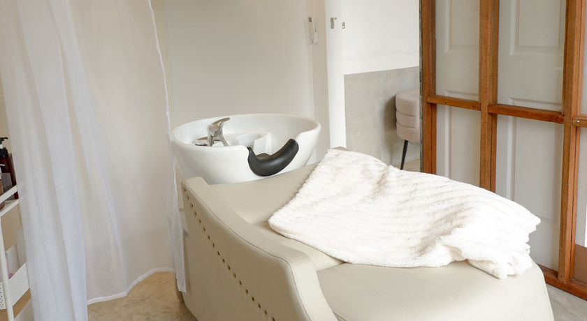 Wash & Blow (Onnut 44) Wash & Blow (Onnut 44) – วอชแอนโบล ร้านสระไดร์สุดพรีเมียม อ่อนนุช 44 2