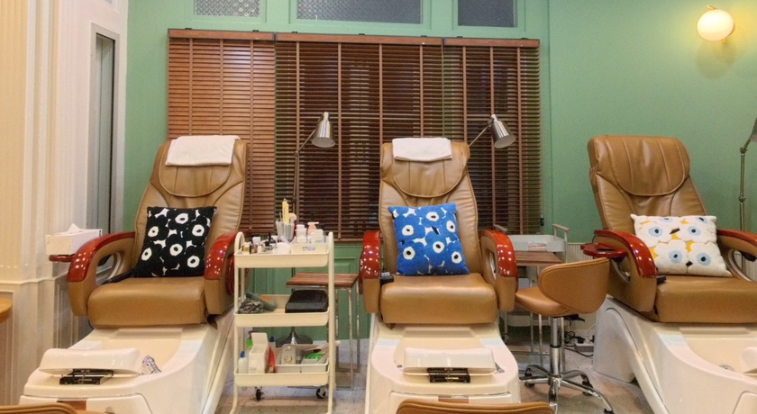 CHER CHARMING Nails & Spa (Lemoncurd and Co Fl.2) CHER CHARMING Nails & Spa – เชอร์ ชาร์มมิ่ง เนลส์ แอนด์ สปา ทำเล็บ ย่านไมตรีจิตต์ ป้อมปราบ 2