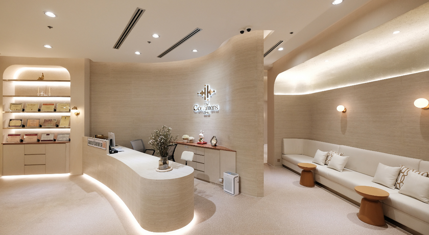 The Commons Clinic The Commons Clinic – เดอะคอมมอนส์ คลินิกผิวหนังและความงาม เดอะคริสตัล เอกมัย–รามอินทรา 2