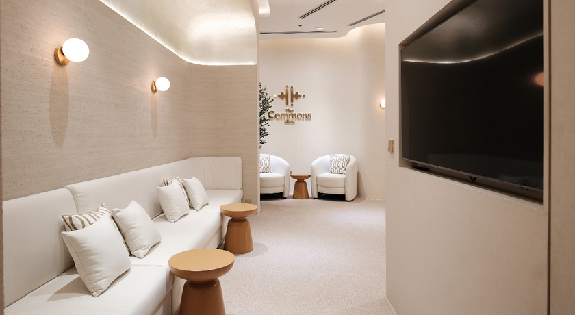 The Commons Clinic The Commons Clinic – เดอะคอมมอนส์ คลินิกผิวหนังและความงาม เดอะคริสตัล เอกมัย–รามอินทรา 3