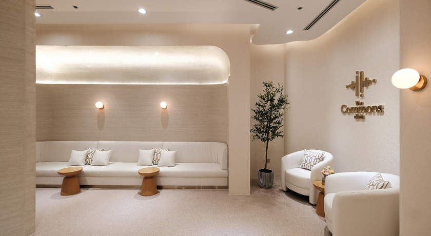 The Commons Clinic The Commons Clinic – เดอะคอมมอนส์ คลินิกผิวหนังและความงาม เดอะคริสตัล เอกมัย–รามอินทรา 4