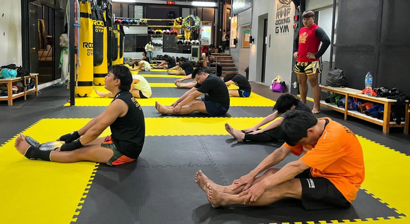 Roof Boxing Gym Roof Boxing Gym – รูฟ บ็อกซิ่ง ยิม มวยไทยฟิตเนส ย่านเฉลิมพระเกียรติ ร.9 6