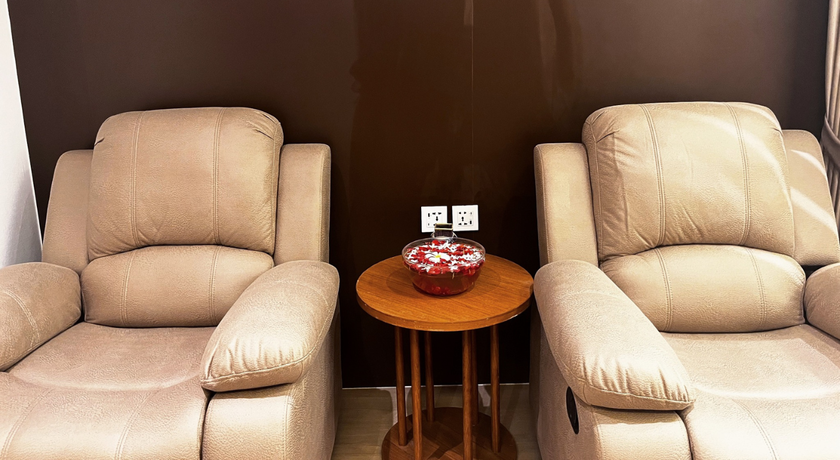 Thiwa Thai Massage Thiwa Thai Massage – ธิวา ไทย มาสสาจ สปาในรีสอร์ทหรู ย่านกะรน ภูเก็ต 6