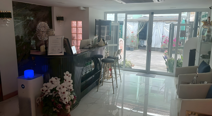 Look At Me Clinic Look At Me Clinic – ลุค แอท มี คลินิก เสริมความงามพระโขนง 10