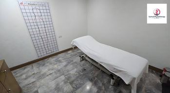 Surreal Physiotherapy Clinic (Silom) Surreal Physiotherapy Clinic – คลินิกกายภาพบำบัด เซอเรียล สีลม 1