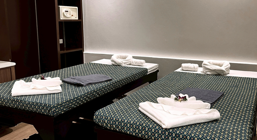 Thiwa Thai Massage Thiwa Thai Massage – ธิวา ไทย มาสสาจ สปาในรีสอร์ทหรู ย่านกะรน ภูเก็ต 9