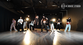 B House Studio B House Studio - บี เฮ้าส์ สตูดิโอ สอนเต้นมืออาชีพ กรุงเทพฯ 1