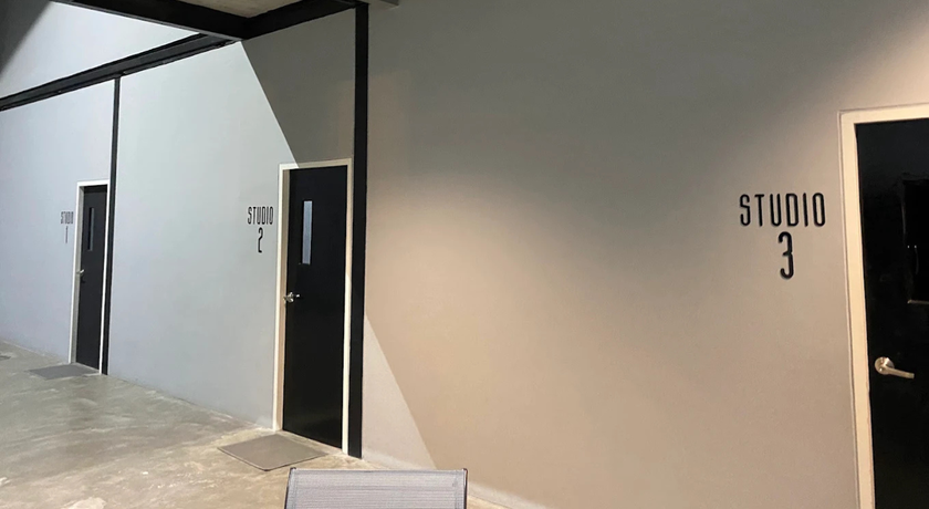 B House Studio B House Studio - บี เฮ้าส์ สตูดิโอ สอนเต้นมืออาชีพ กรุงเทพฯ 11