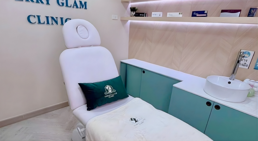 Perryglam Clinic Perryglam Clinic - เพอรี่แกลม คลินิก เสริมความงาม รามอินทรา 5