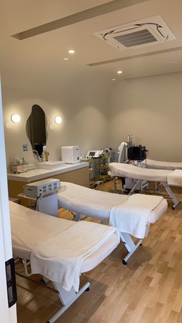 Siriwan Clinic Siriwan Clinic - สิริวรรณคลินิก บริการเลเซอร์และปรับรูปหน้า ย่านรามอินทรา 1000039660